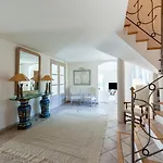 Elegant In Les M Es With Garden וילה *