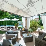 וילה Elegant In Les M Es With Garden *