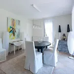 וילה Elegant In Les M Es With Garden *