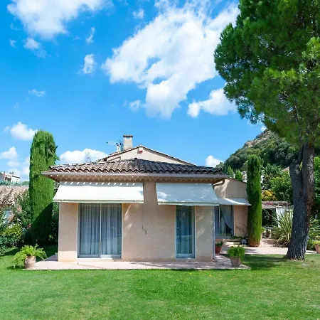 Villa Elegant In With Garden