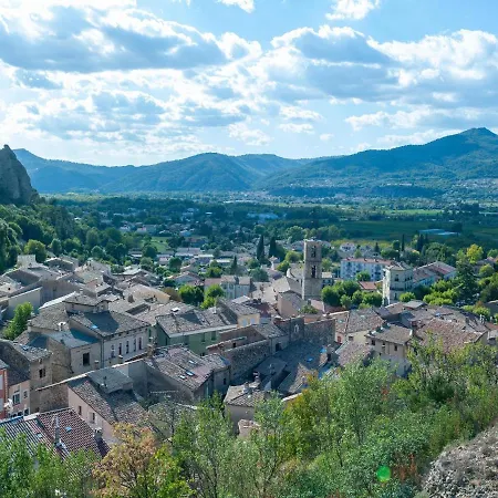 Elegant In With Garden Villa