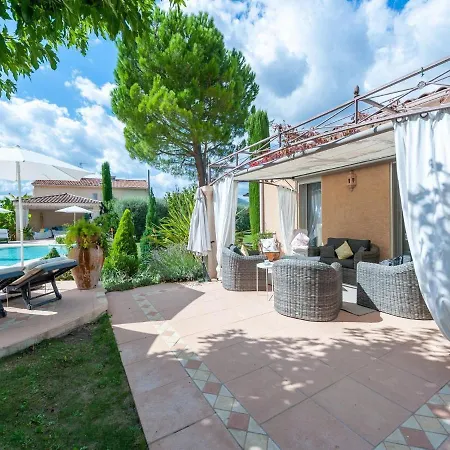 Vila Elegant In Les M Es With Garden