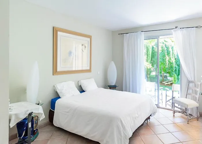 Elegant In With Garden Villa Les Mées