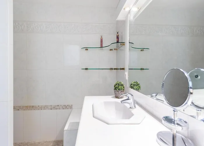 Elegant In With Garden