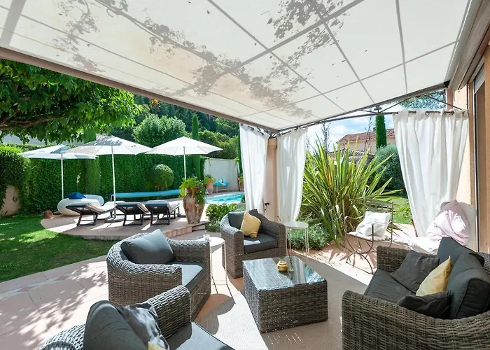 Villa Elegant In With Garden *