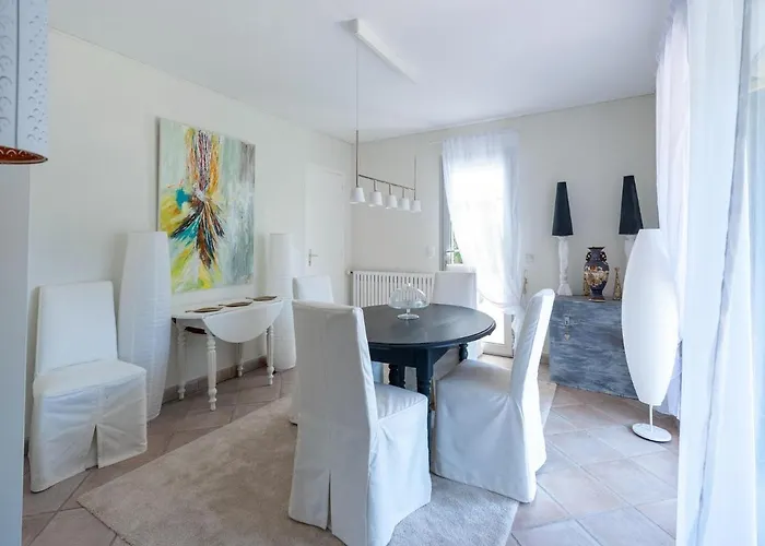 Villa Elegant In With Garden *